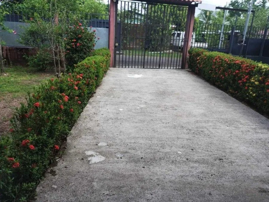 Venta de Casa en Parrita, Puntarenas. RAH 25-549 - Venta en Parrita