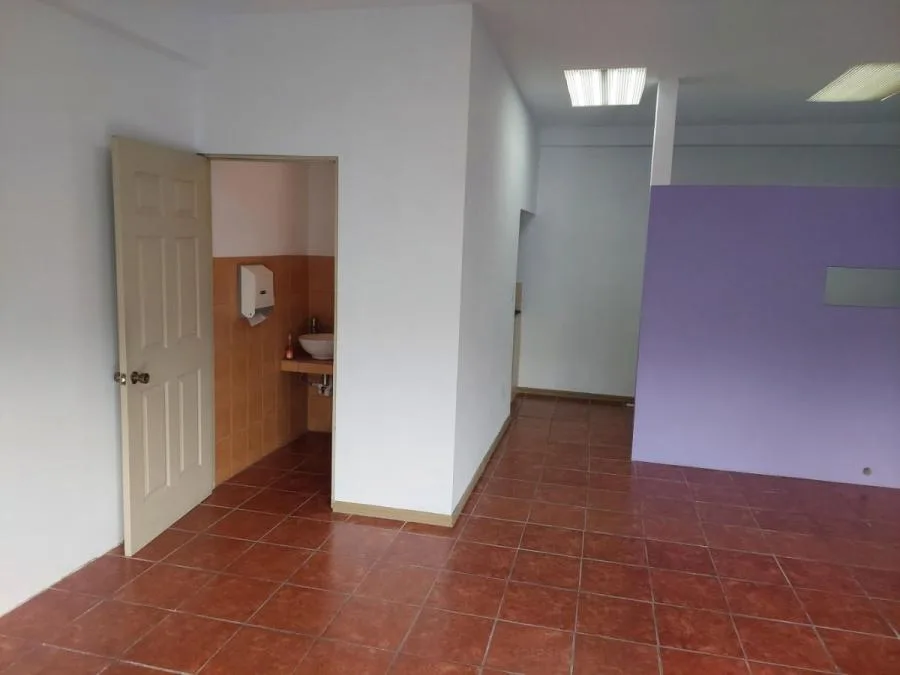 Venta de Local comercial en Paseo Colón.  - Venta en San José — photo 5