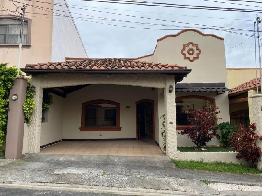 Casa en venta en San Francisco, Heredia. RAH 23-150 - Venta en Heredia