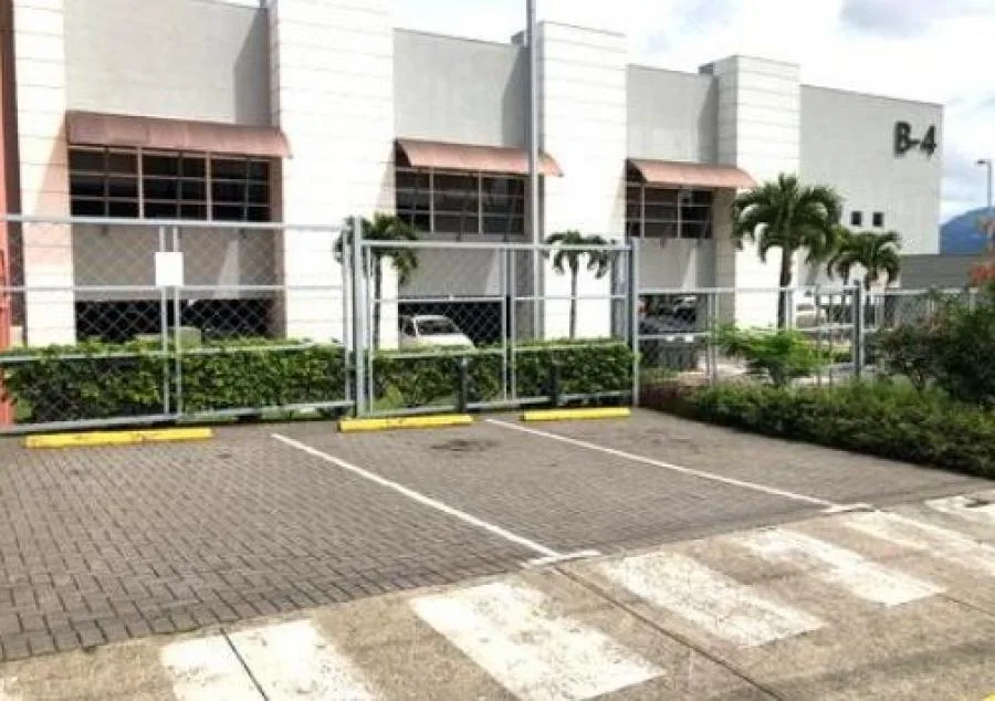Edificio de Oficinas en alquiler en Calle Blancos. PC9674309 - Alquiler / Renta en Goicoechea