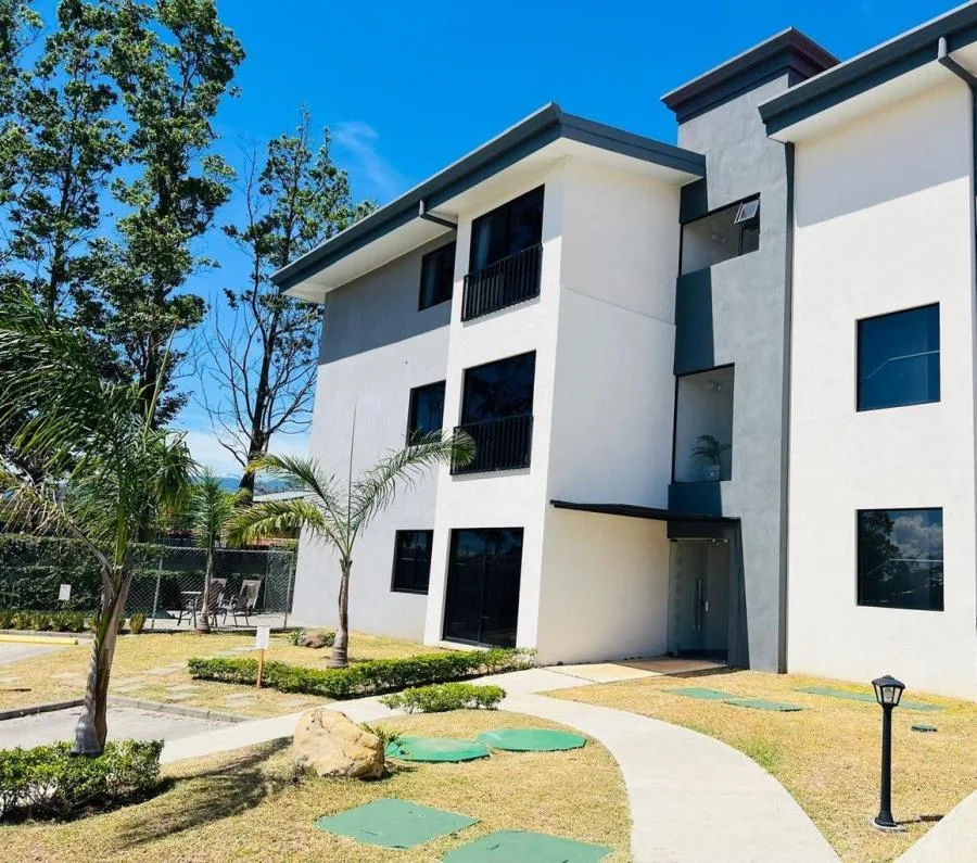 Apartamento Moderno Amueblado en Condominio Exclusivo – JP-#25-15 - Venta en Alajuela
