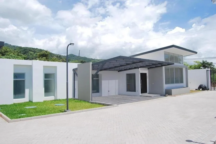 Alquiler de Casa en Santa Ana Piedades en Condominio MGA - Alquiler / Renta en Santa Ana