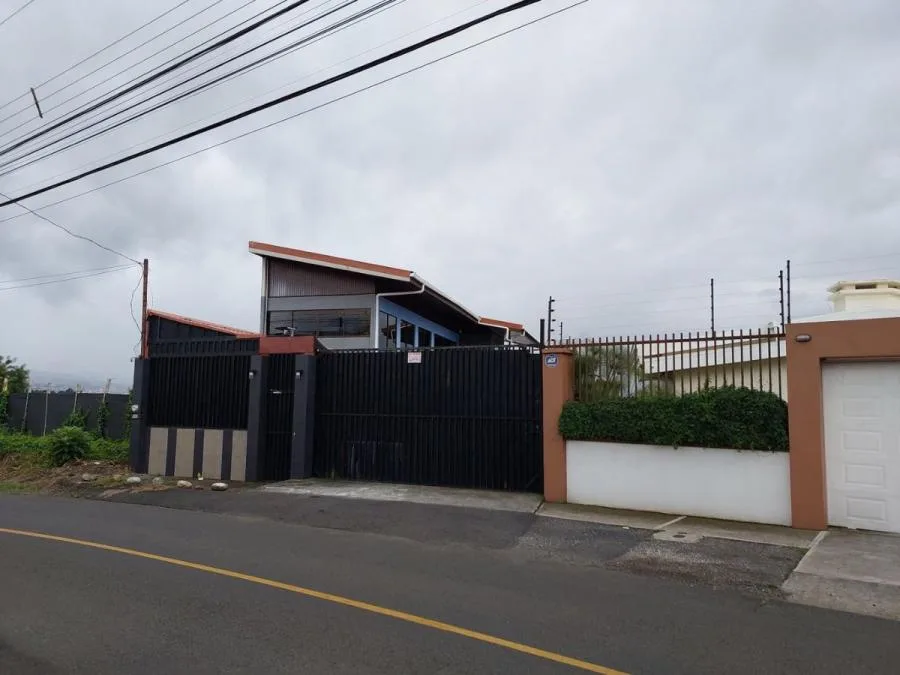 CASA EN VENTA EN SAN ISIDRO DE HEREDIA RAH 24685  - Venta en San Isidro