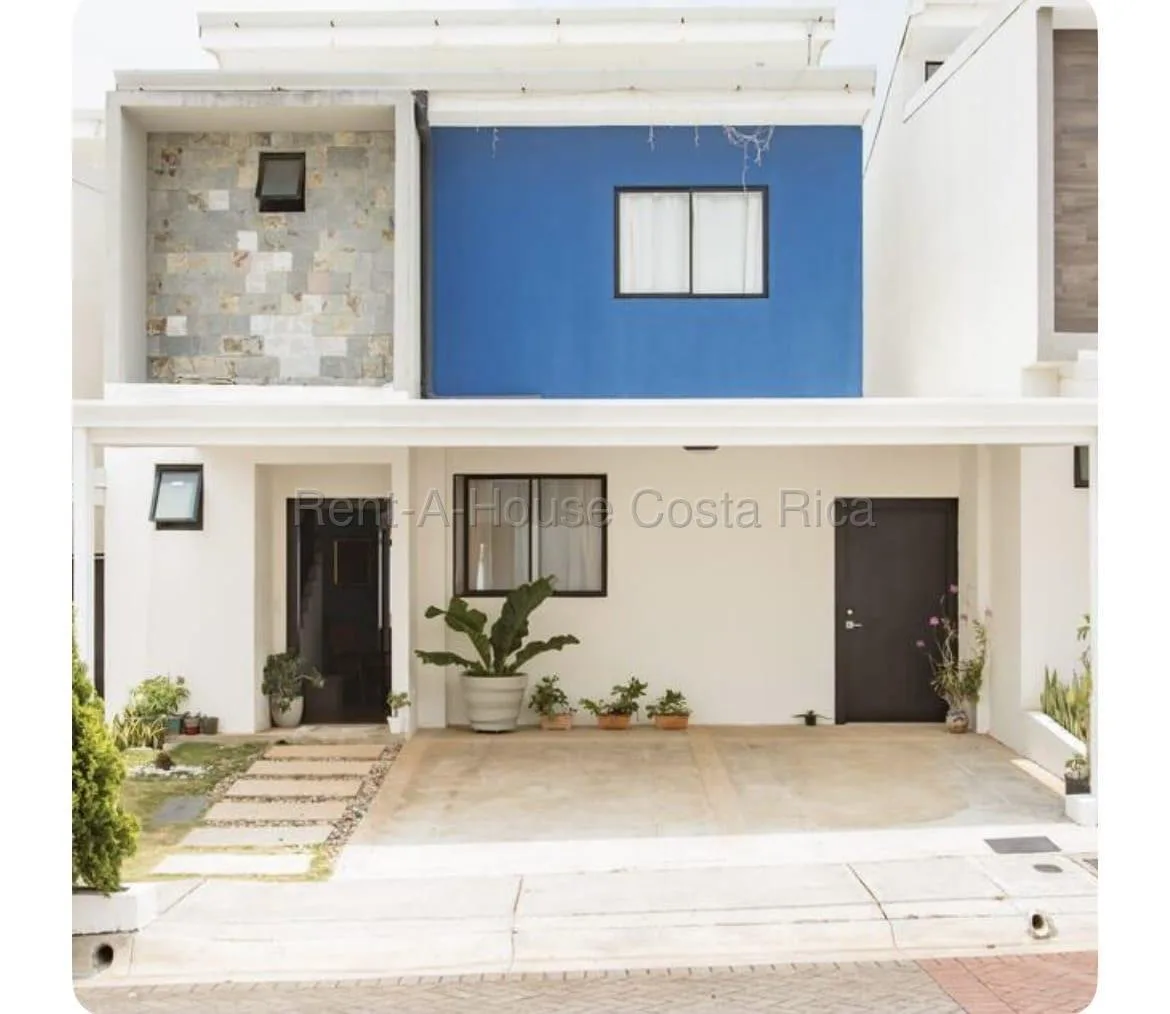 Se vende casa en Ulloa Heredia 26-1796 - Venta en Heredia