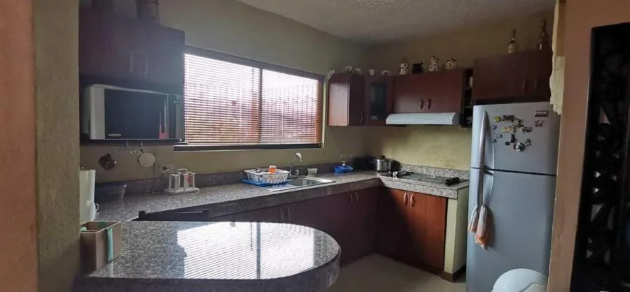 DOS CASAS EN VENTA EN EL CARMEN DE GUADALUPE RAH 23117 - Venta en Goicoechea — photo 5