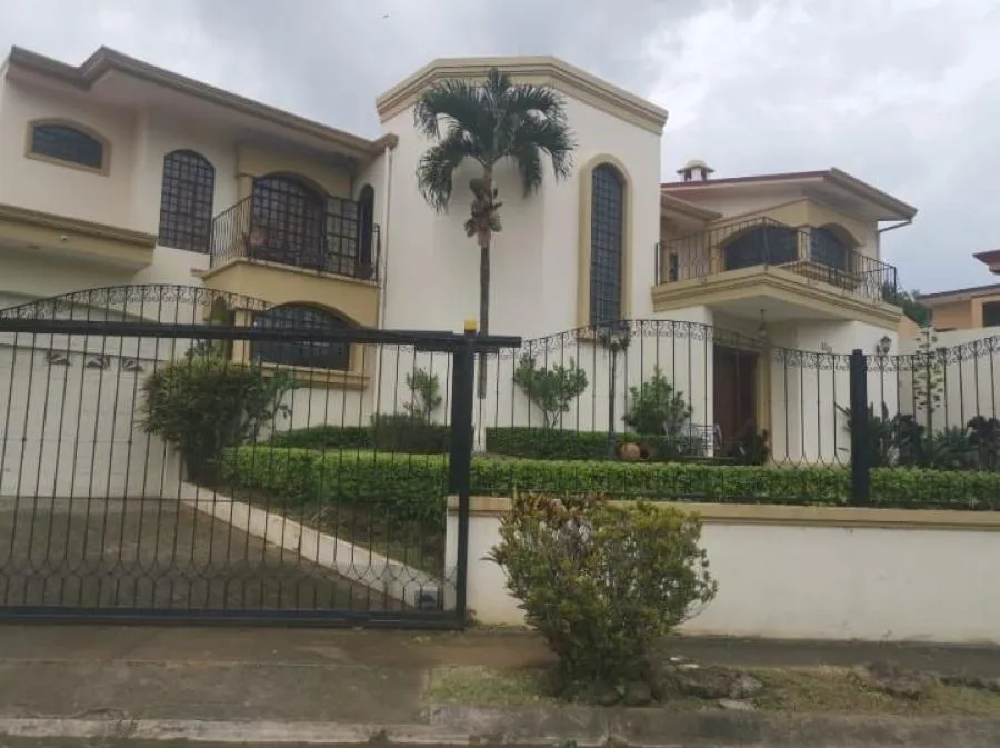 VENTA DE CASA , SAN JOSE, LA URUCA,RESIDENCIAL FLOR NATALIA - Venta en Uruca