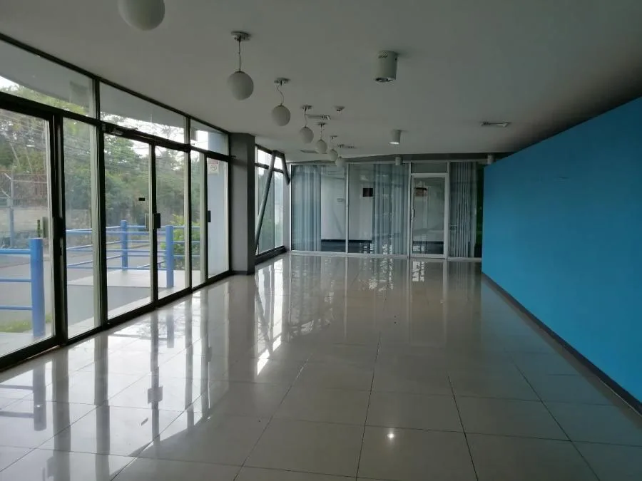 ALQUILER DE EDIFICIO EN ESCAZÚ - Alquiler / Renta en Escazú