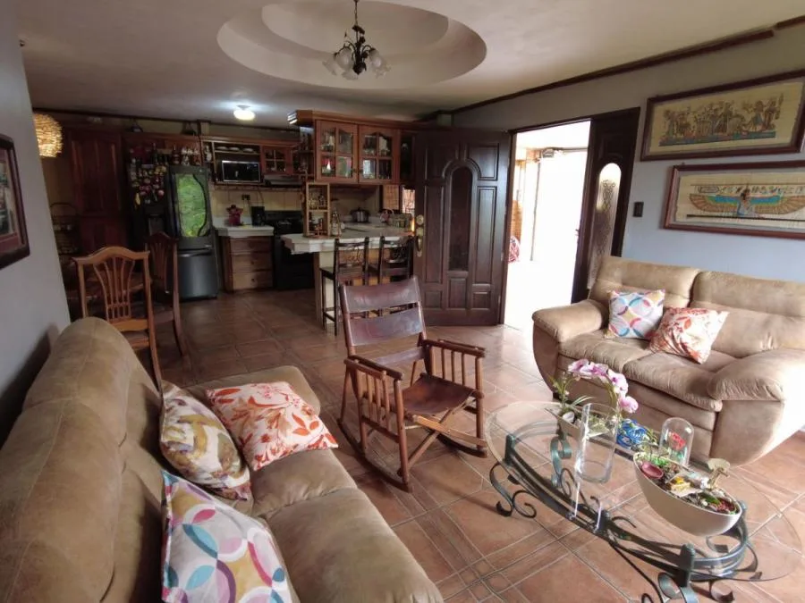 Venta de Hermosa Casa en San Pedro de Barva / JB OFC Mls. 25-960 - Venta en Barva