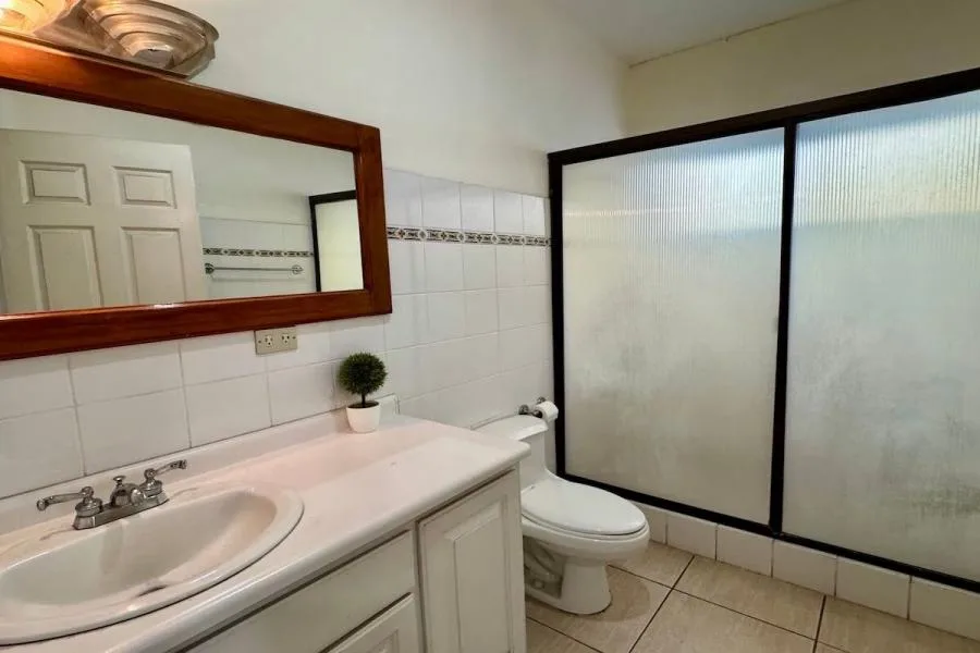 Venta de apartamento en Condominio en Los Yoses Sur, San José $140.000 #RC1842 - Venta en Zapote — photo 2
