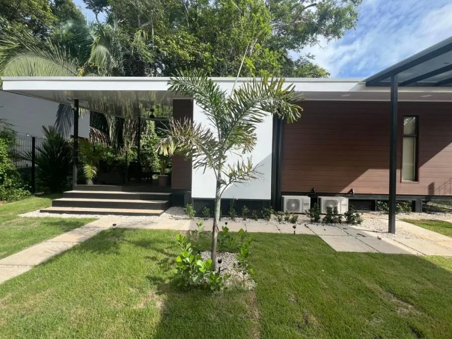 Venta de Casa de Playa en Parrita, Puntarenas. - Venta en Parrita