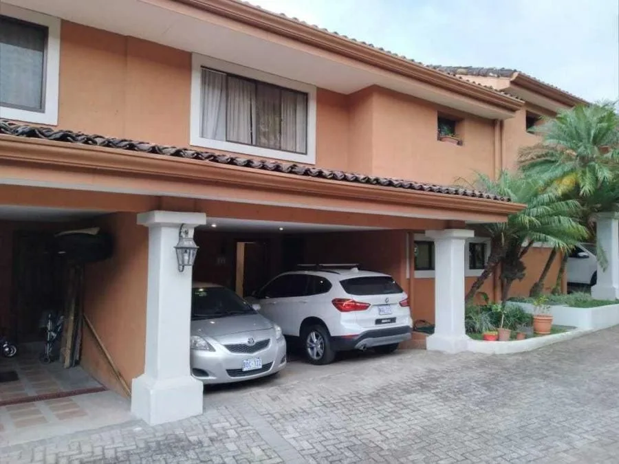 Casa en Venta en San Rafael, Escazú RAH #221831 - Venta en Escazú