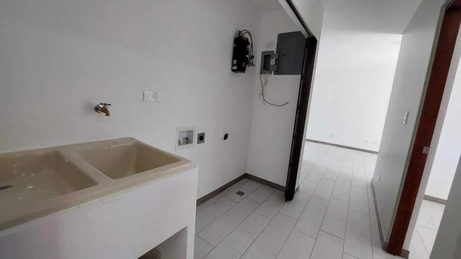 Propiedad para inversión con tres apartamentos a estrenar en San Rafael, Montes de Oca RAH 231036 - Venta en Montes de Oca — photo 3