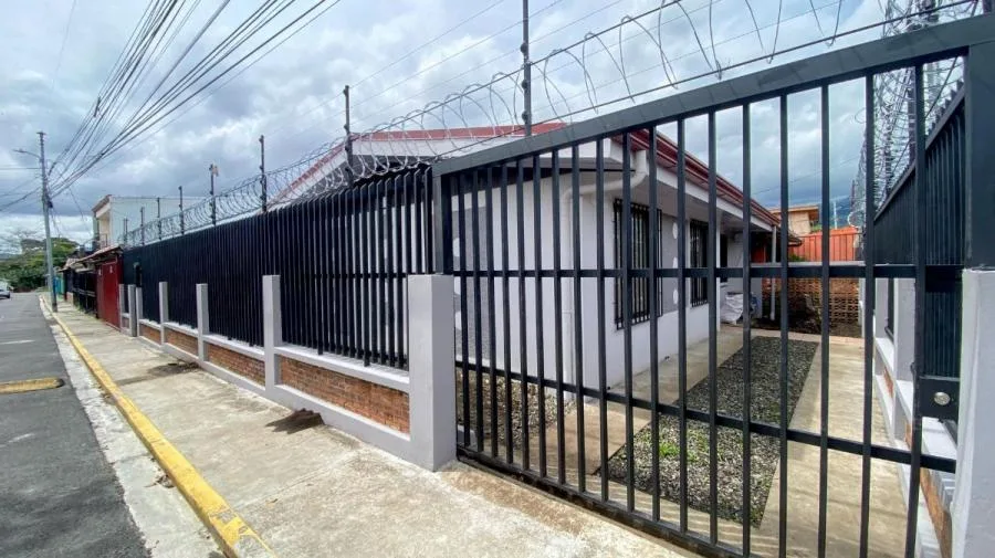 Venta de Casa + APTO en Hatillo, San José. RAH 26-310 - Venta en Hatillo