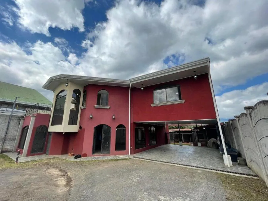 CASA EN ALQUILER EN SAN VICENTE DE MORAVIA RAH 24639  - Alquiler / Renta en Moravia