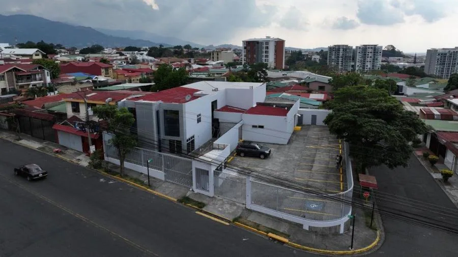 MLS-24-1556 LS ALQUILER EDIFICIO COMERCIAL LA URUCA SAN JOSE - Alquiler / Renta en LA URUCA SAN JOSE
