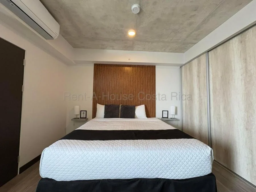 Loft moderno con balcón y amenidades únicas en condominio temático #26-1717 GS - Alquiler / Renta en San José — photo 2