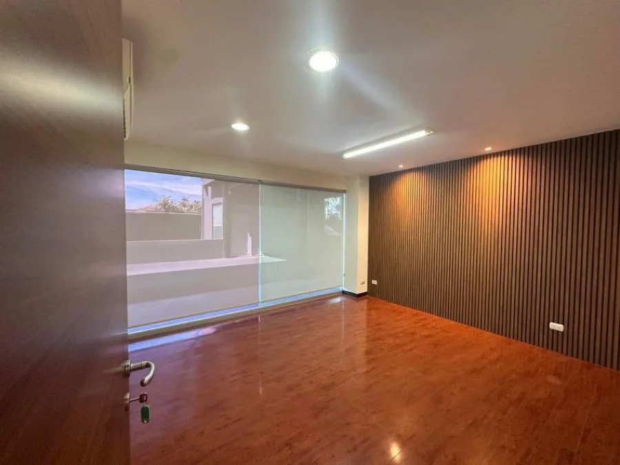 Alquiler de hermoso local de oficinas en pozos de  Sta Ana cod 26-1158 - Alquiler / Renta en Santa Ana