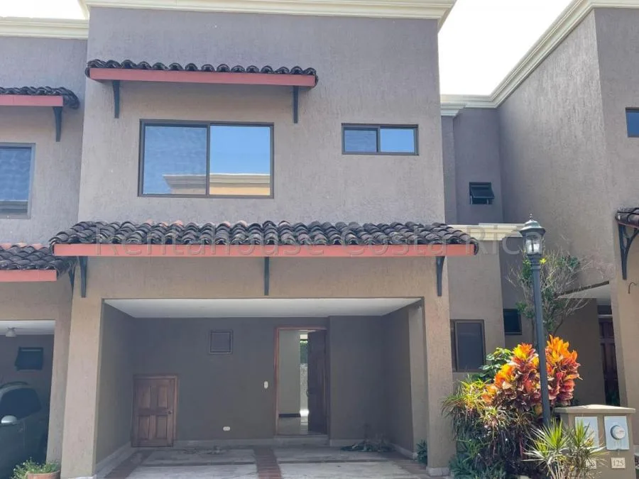 Casa en venta en Pozos, Santa Ana. RAH 22-2323 - Venta en Santa Ana