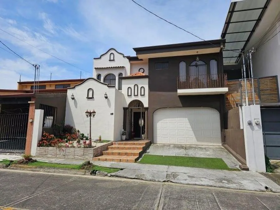 Venta de Casa en Santo Domingo, Heredia. RAH 25-28 - Venta en Santo Tomás