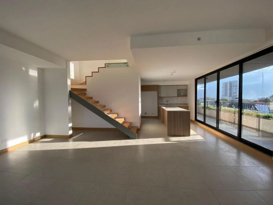Venta de Apartamento de 2 niveles en Escalante MGA - Venta en San José