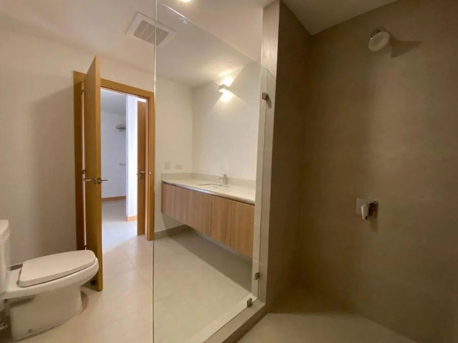 Venta de Apartamento de 2 niveles en Escalante MGA - Venta en San José — photo 2