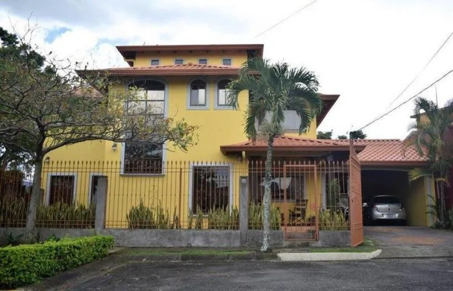 Venta de Casa en Mercedes, Heredia. RAH 24-1624 - Venta en Mercedes