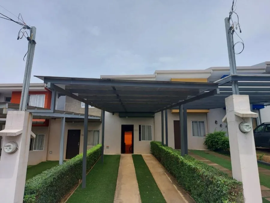 Casa en Hacienda las Flores de 2 Parqueos - Venta en Condominio Hacienda las flores