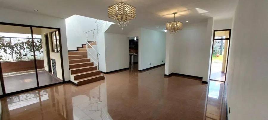 ALQUILER DE CASA EN CONDOMINIO FRANCOSTA PBR - Alquiler / Renta en Ulloa