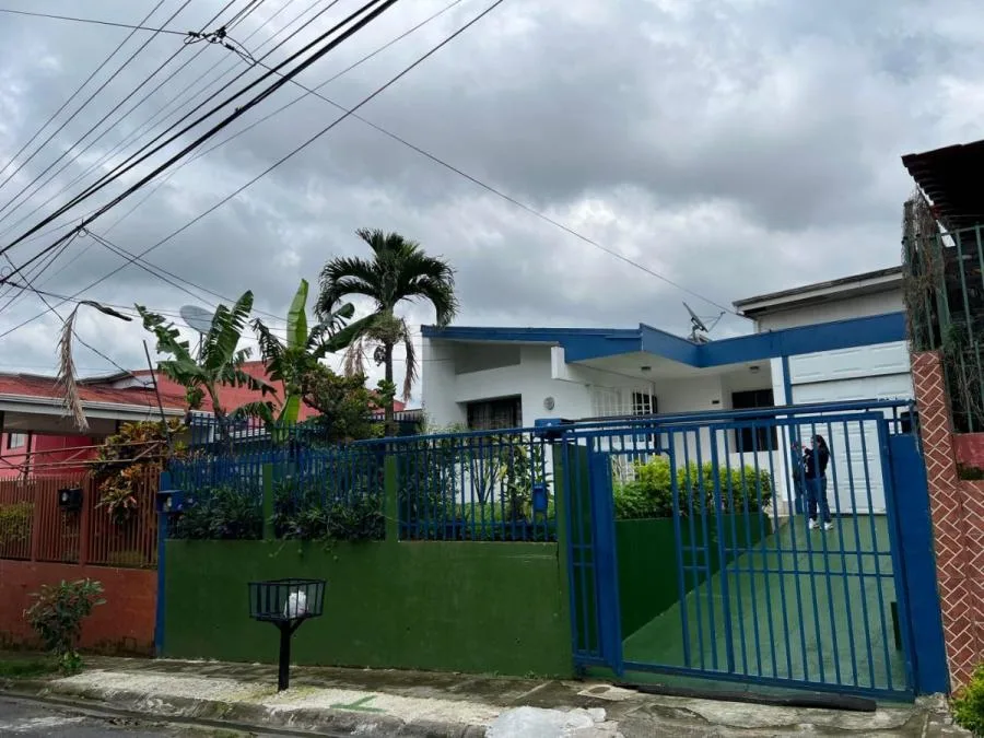 Casa de 1 Nivel con Jardín en Llanos del Molino – Seguridad y Confort Familiar #26-859 GS - Venta en Alajuela
