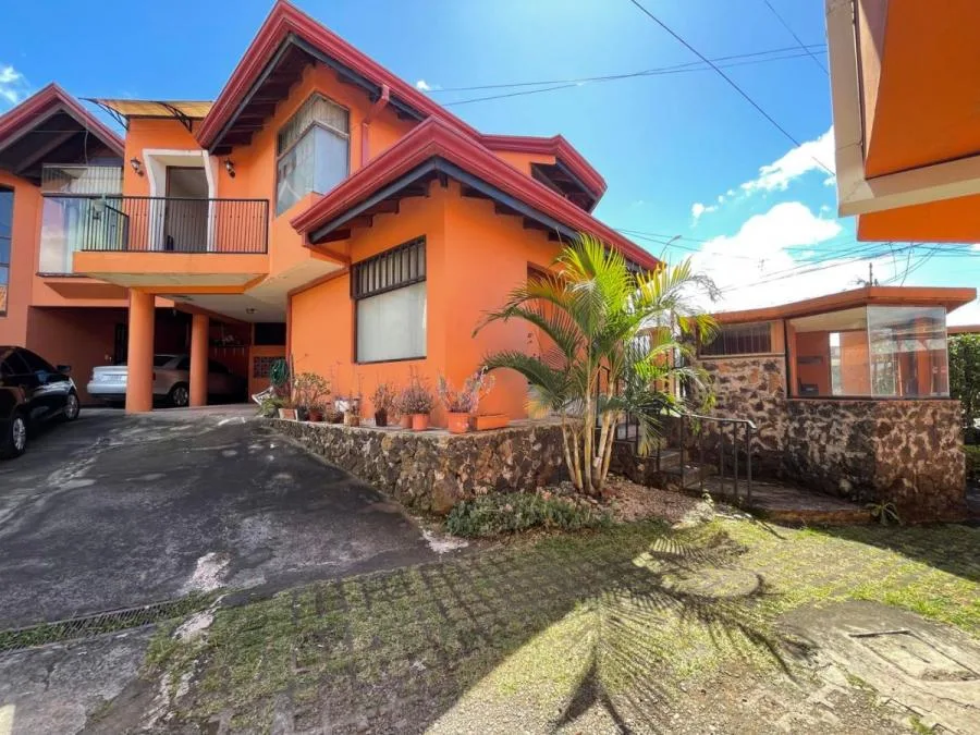 Casa en Venta en Barva, Heredia. RAH 23-1801 - Venta en Barva