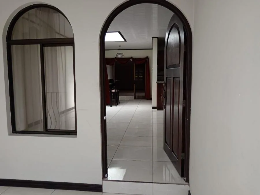 Hermosa casa en Tibas podria ser Suya! - Venta en Tibás, photo 3