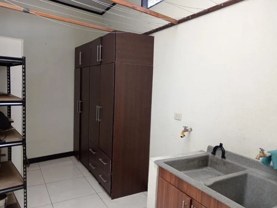 Hermosa casa en Tibas podria ser Suya! - Venta en Tibás, photo 4