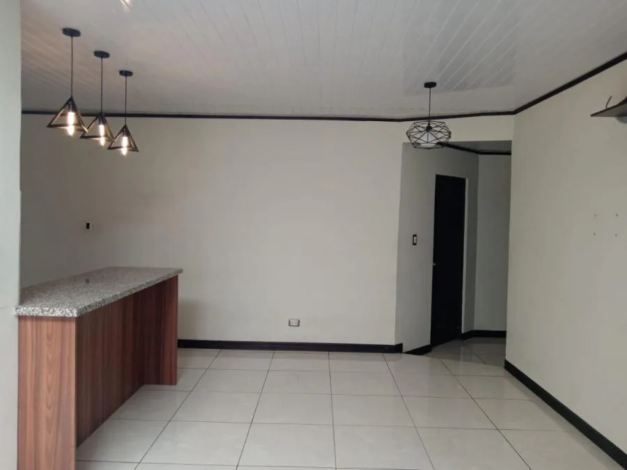 Hermosa casa en Tibas podria ser Suya! - Venta en Tibás, photo 5