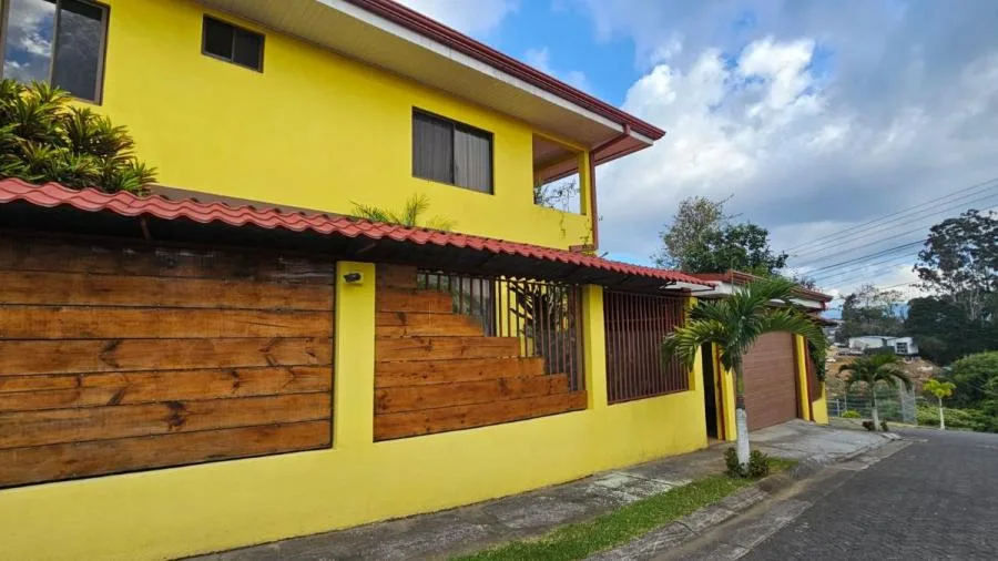 Venta de Casa en Mata de Plátano Goicoechea en Condominio MGA - Venta en Goicoechea — photo 2