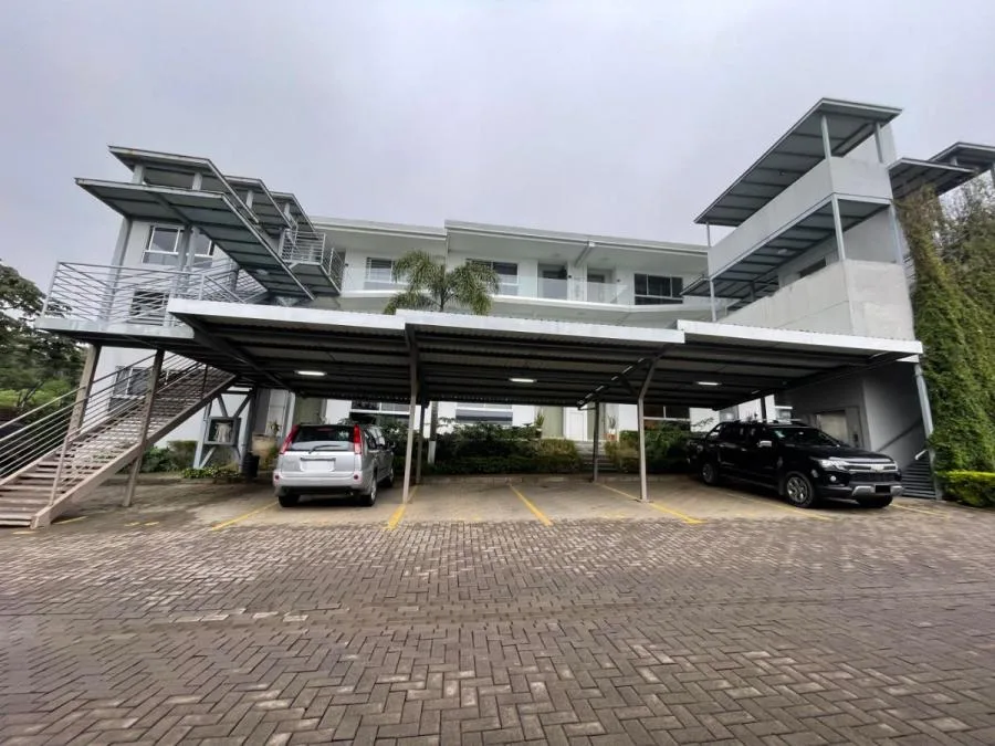 Venta de Apartamento en San Antonio de Escazú. RAH 26-162 - Venta en Escazú
