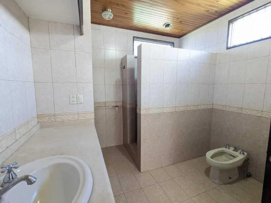 CASA EN VENTA EN LOS ROBLES, MORAVIA RAH 232436  - Venta en Moravia — photo 4