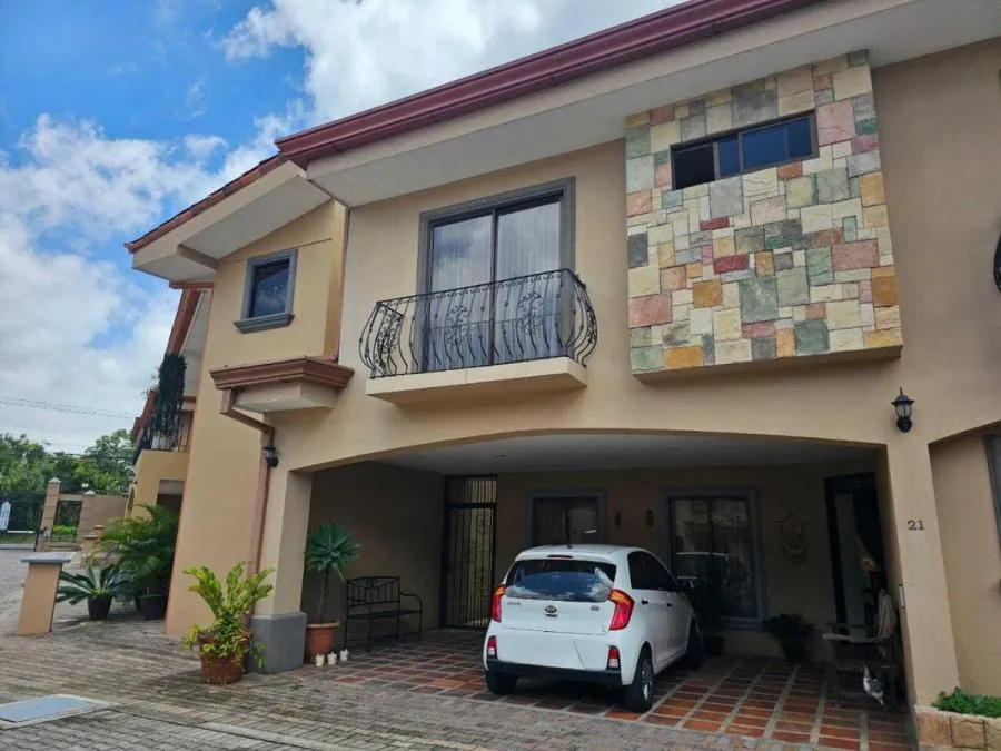 CASA EN VENTA EN CONDOMINIO TERRAZAS DEL ESTE, MONTES DE OCA RAH 24512   - Venta en Montes de Oca