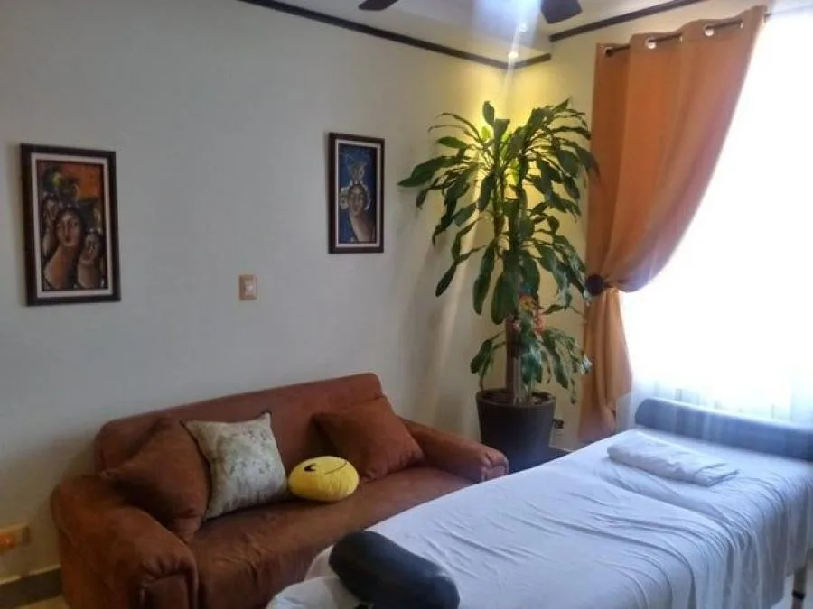 Casa esquinera con amplia area verde en condominio ubicado en El Carmen de Guadalupe RAH 231304 - Venta en Goicoechea — photo 2