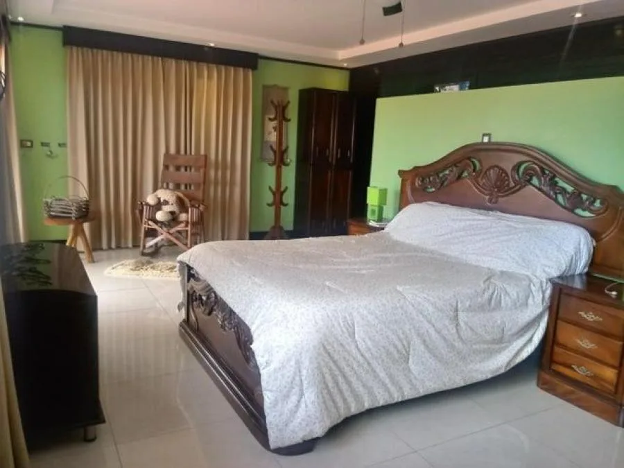 Casa esquinera con amplia area verde en condominio ubicado en El Carmen de Guadalupe RAH 231304 - Venta en Goicoechea — photo 5
