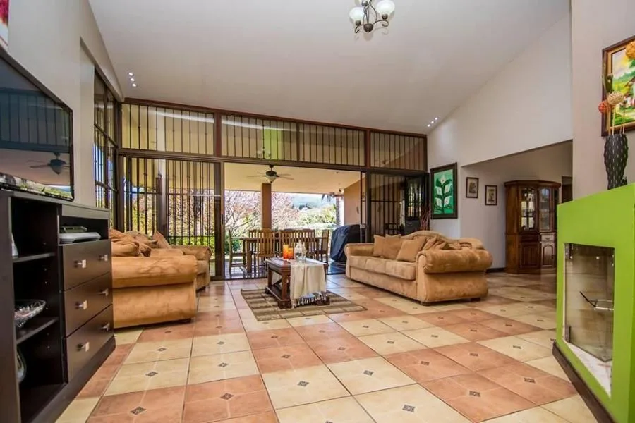 VENTA DE CASA EN SANTO DOMINGO DE HEREDIA CL22-438 - Venta en Santo Domingo — photo 2