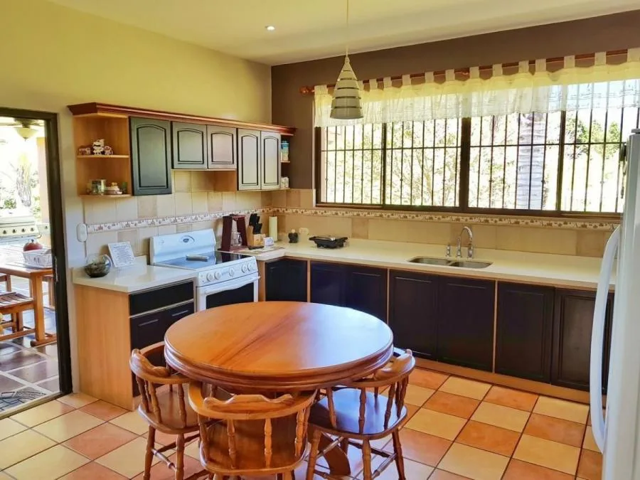 VENTA DE CASA EN SANTO DOMINGO DE HEREDIA CL22-438 - Venta en Santo Domingo — photo 4