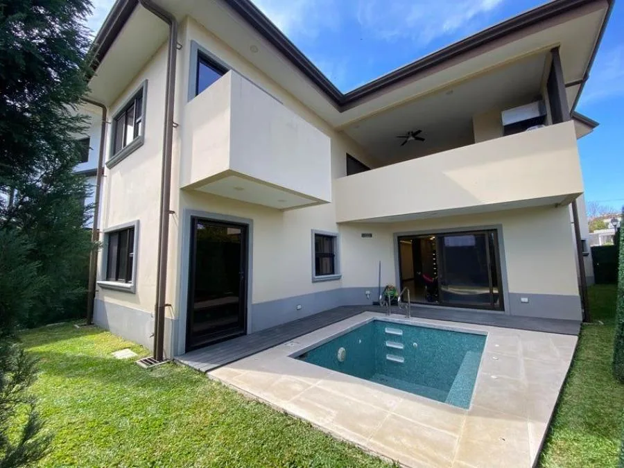 Casa en Venta en Ulloa, Heredia. RAH 24-715 - Venta en Ulloa