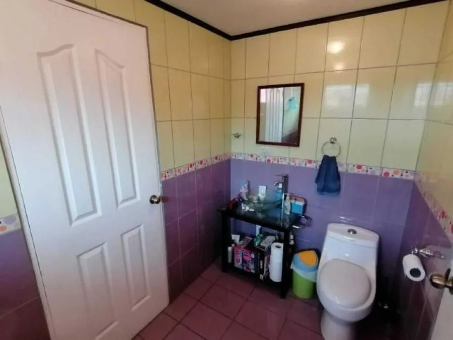Casa con cinco habitaciones y uso mixto a precio rebajado en Guadalupe RAH 23347 - Venta en Goicoechea, photo 3