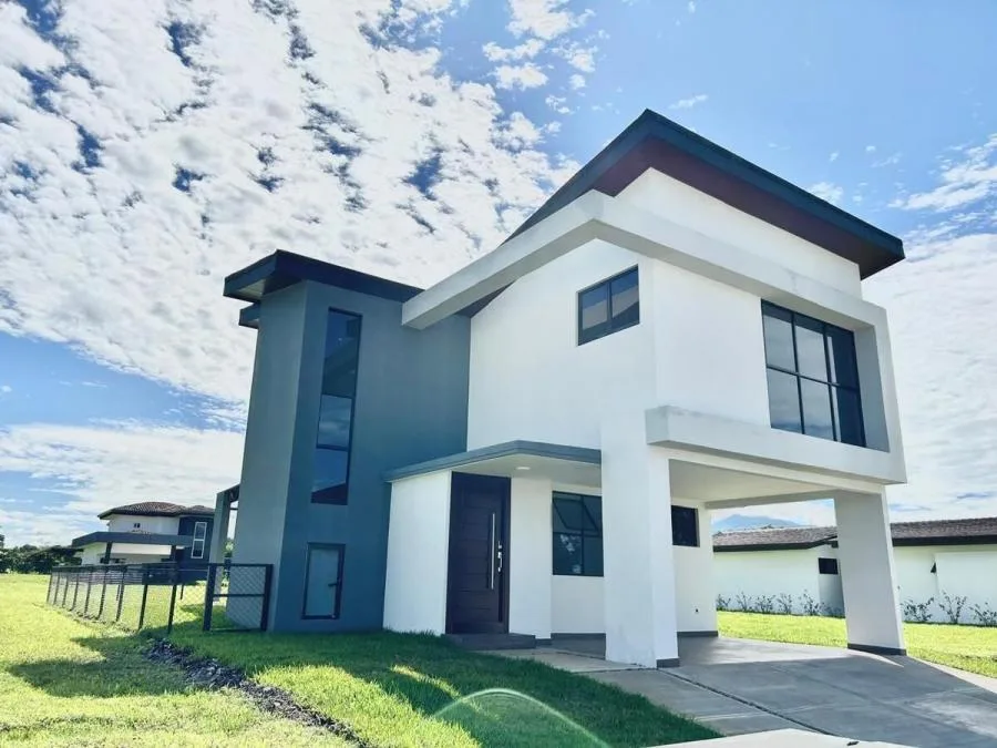 Venta de casa en Hacienda Los Reyes, Alajuela US$ 305,000 #7550 - Venta en Alajuela