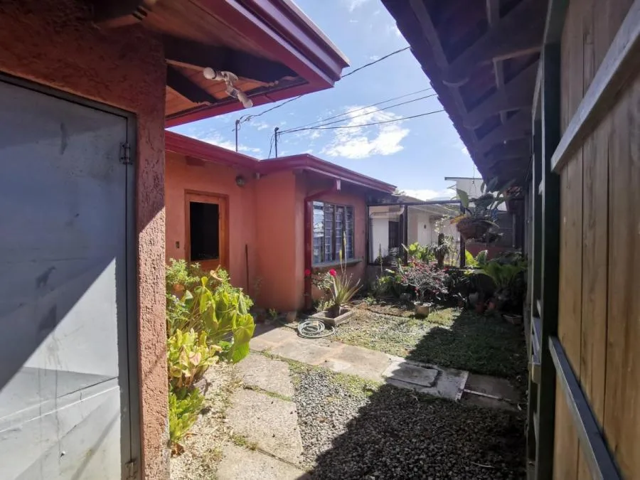 Hermosa  casa ubicada en una de las zonas más céntricas con vista al río.Mata de Plata,San Jose - Venta en Goicoechea — photo 5