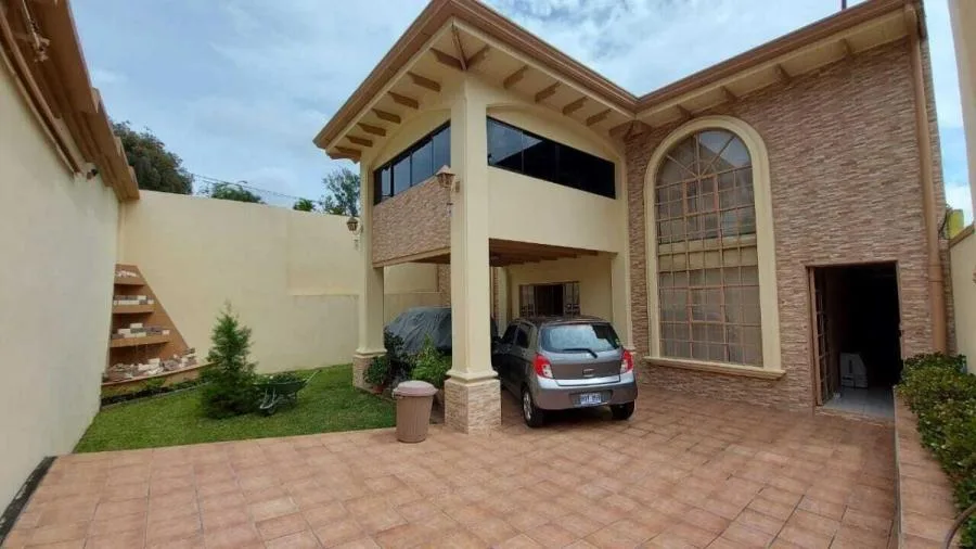 Casa en Venta en Curridabat RAH #221274 - Venta en Curridabat