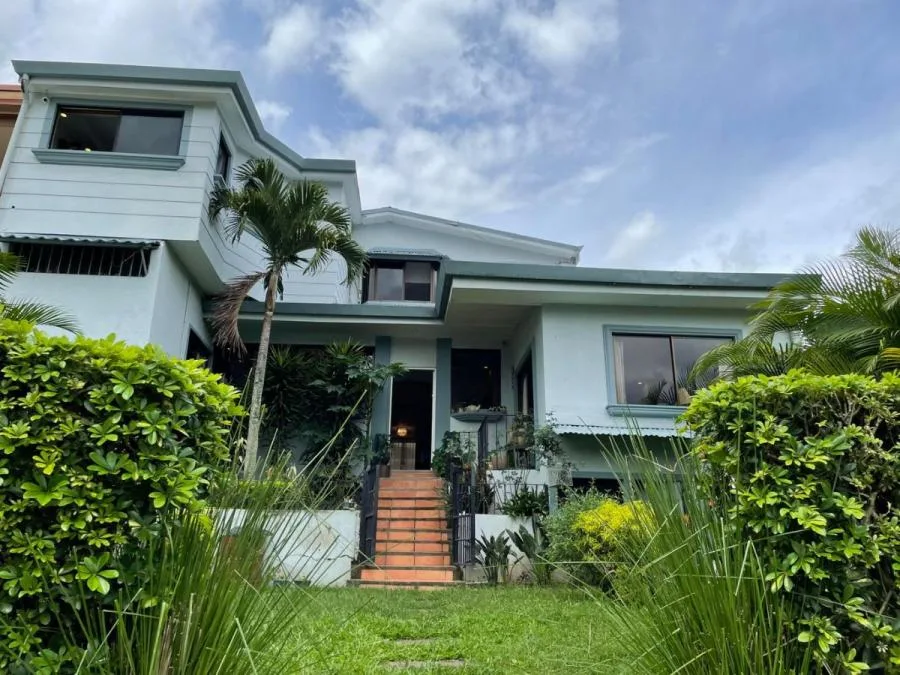 VENTA DE CASA EN ESCAZÚ SAN JOSÉ CL21-2470 - Venta en Escazú