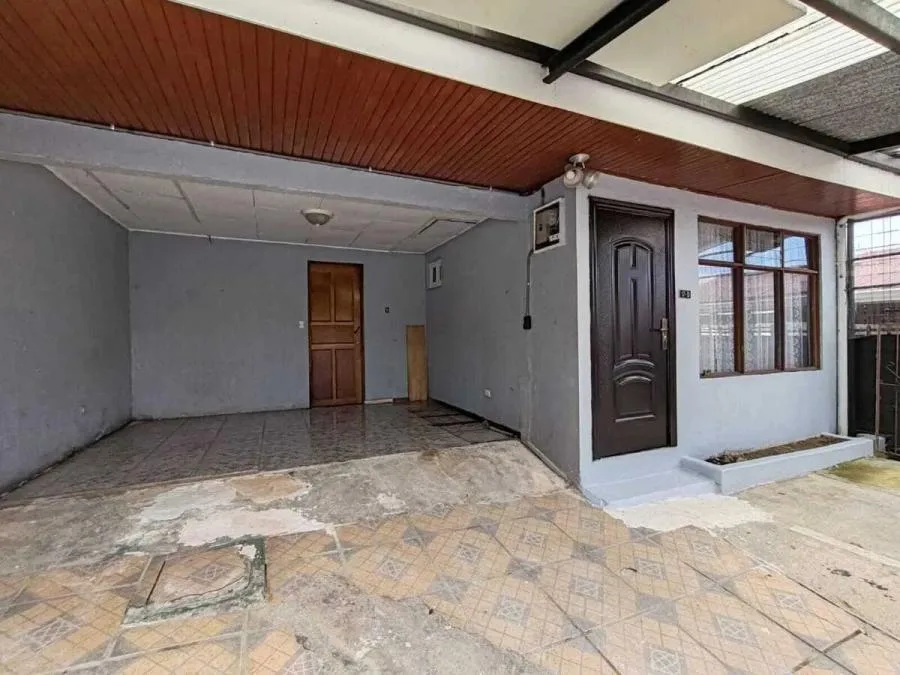 Venta de casa en zona residencial en Sabanilla, Montes de Oca #TY5990 - Venta en Montes de Oca — photo 2