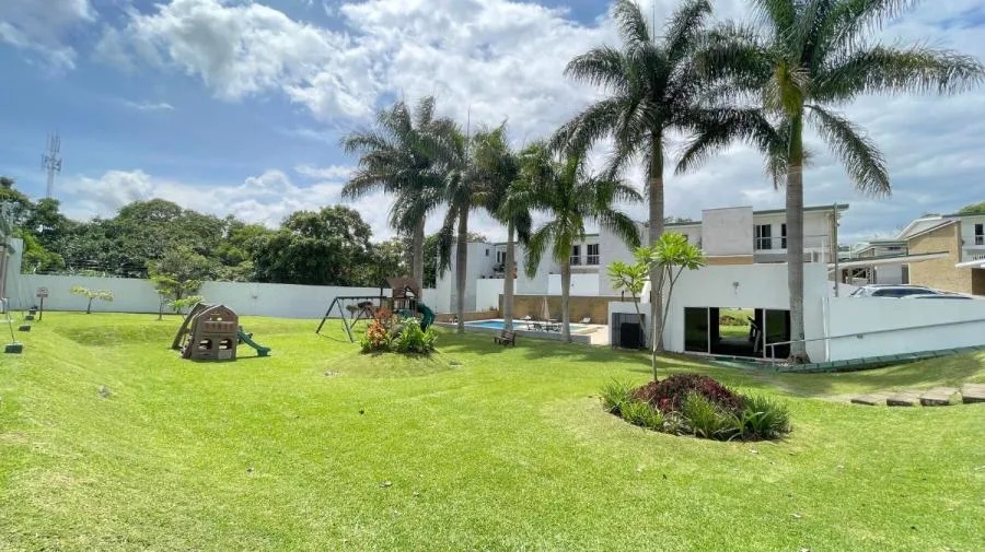 CASA EN VENTA EN ESCAZU, MLS #26-775 - Venta en Escazú