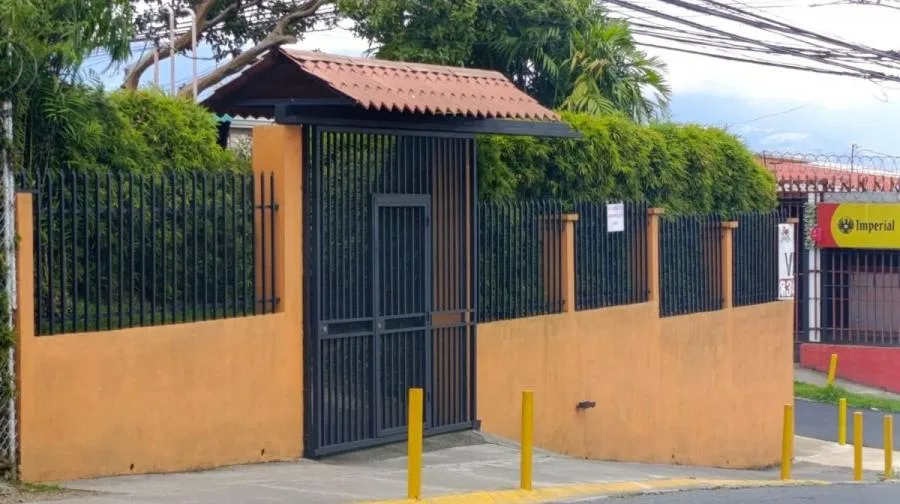 Venta de Casa en Granadilla de Curridabat. RAH 26-258 - Venta en Curridabat